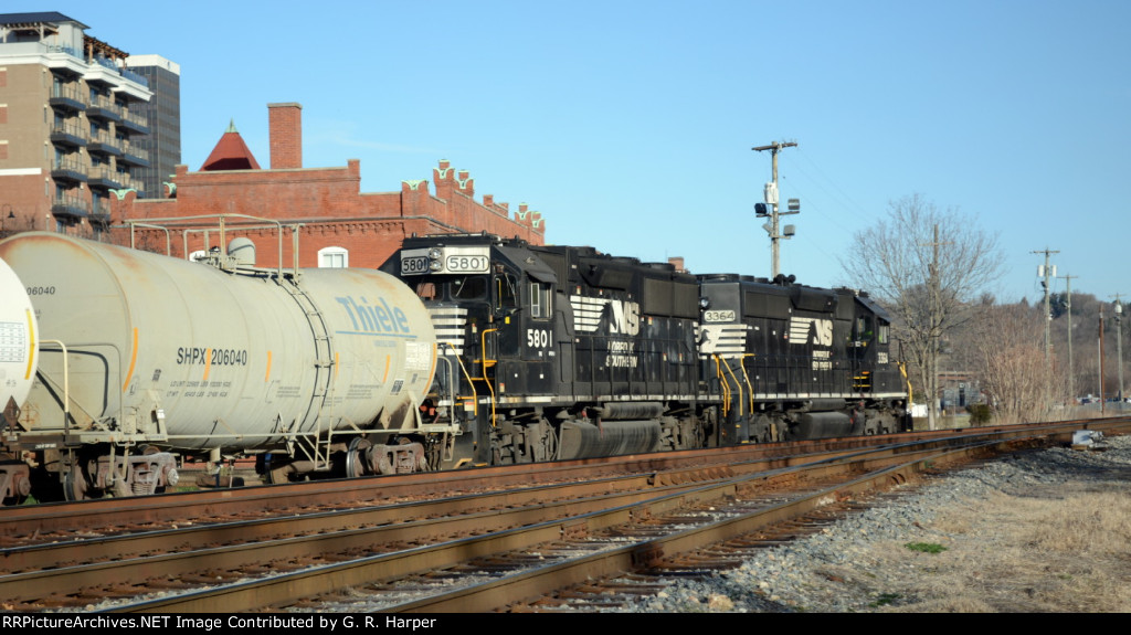 NS yard job E19 heads toward the interchange yard with CSX.  CSX Jmes River SD (about MP cab 146.1) in the foreground